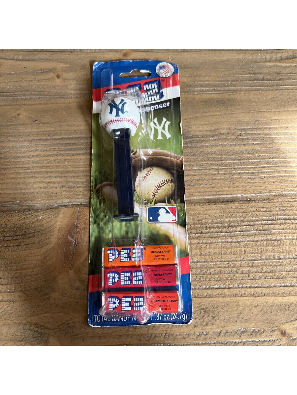 NY Yankees Vintage PEZ Candy Dispenser Sealed